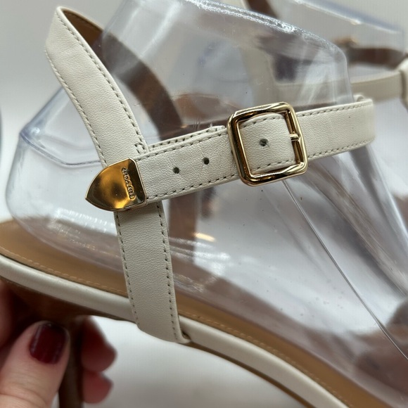 Coach Melodie Open Toe Sling Back Strappy Kitten Heels Shoes Ivory Sz 11 Gold - Picture 13 of 15